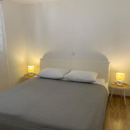 Apartments Kristina Hvar Town Bagian luar foto